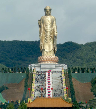 Illustration for article titled These Mega-Sculptures Are the Biggest in the World